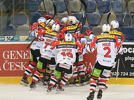 3. zápas pedkola play off hokejové extraligy, Karlovy Vary - Pardubice....