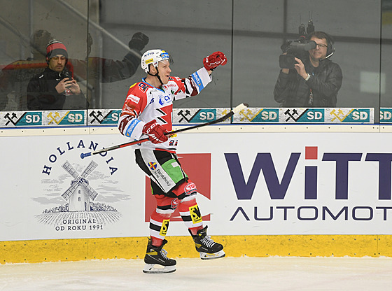 3. zápas pedkola play off hokejové extraligy, Karlovy Vary - Pardubice....