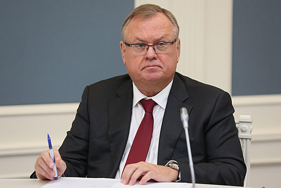 Andrej Leonidovi Kostin prezident a pedseda pedstavenstva VTB.