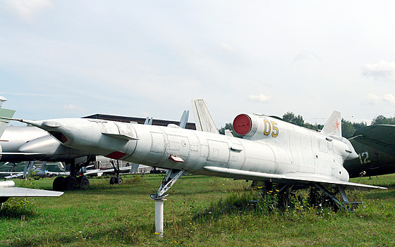 Sovtský bezpilotní proudový stroj Tupolev Tu-141 Sti