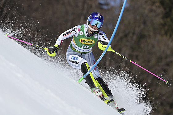 Martina Dubovská bhem druhého kola slalomu v Méribelu.