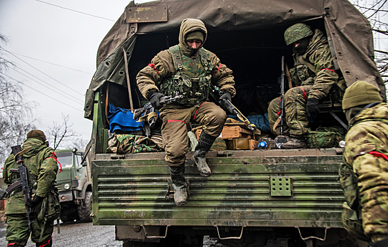 Voják proruských ozbrojených sil Doncké lidové republiky ve vesnici Rybyns'ke,...
