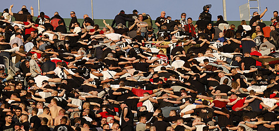 Fanouci Frankfurtu pi zápase Evropské ligy v Seville.