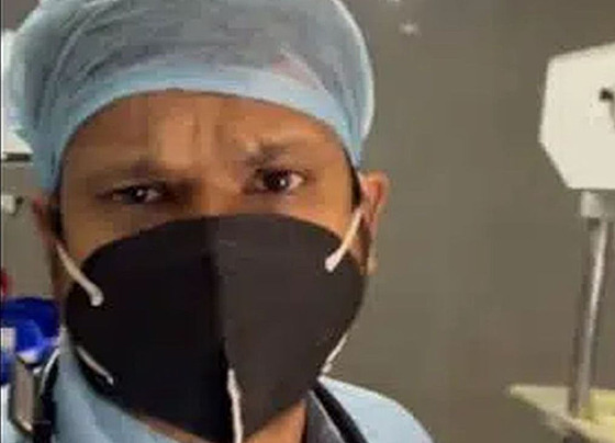 Indický chirurg vystupující na internetu pod pezdívkou Shreeveera