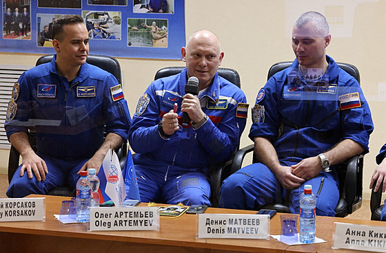 Posádka ist ruského letu k ISS, který byl naplánovaný na 18. 3. 2022. Zleva:...