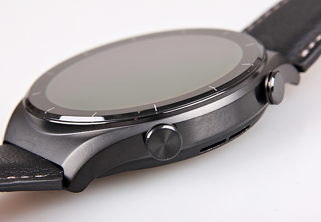 Prémiové hodinky Xiaomi sází na jemný displej se safírovým sklem