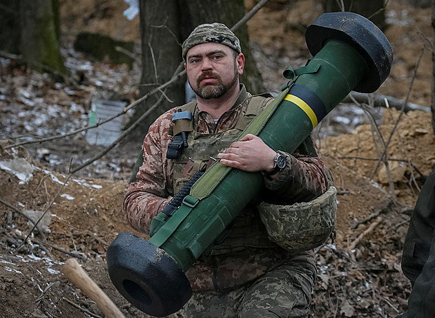 USA poskytnou Ukrajině střely Javelin krátce poté, co o ně Zelenskyj požádal