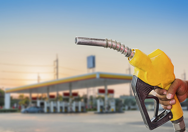 KOMENTÁŘ: Kdo mohl za extrémní ceny benzinu? Zřejmě za nimi stojí čerpadláři