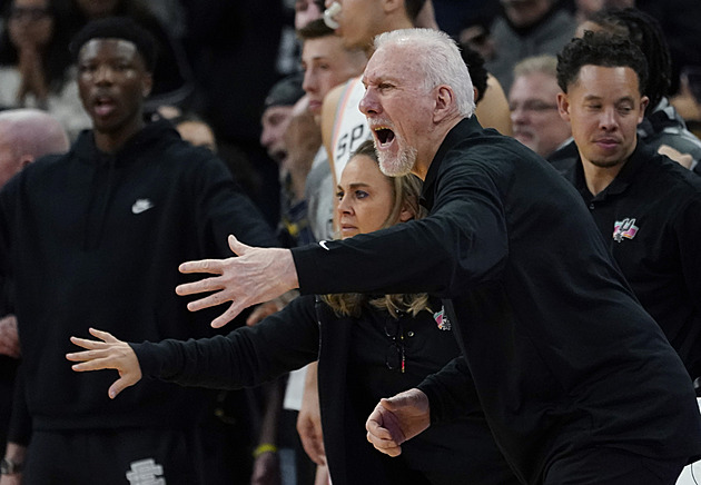 Trenérka Hammonová odmítla, že by šikanovala těhotnou basketbalistku