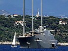 Sailing Yacht A v pístavu v Monaku