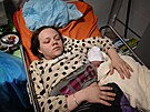 Mariana Viegirskaja, kterou museli evakuovat po ostelování porodnice v...