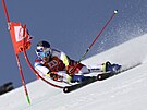 Marco Odermatt v obím slalomu v Courchevelu.