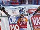 Marco Odermatt slaví triumf ve finále Svtového poháru v obím slalomu.