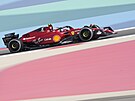 Carlos Sainz z Ferrari v kvalifikaci Velké ceny Bahrajnu.