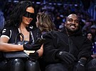 Kim Kardashianová a Kanye West na zápase Los Angeles Lakers s Washington Wizards