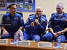 Posádka ist ruského letu k ISS, který byl naplánovaný na 18. 3. 2022. Zleva:...