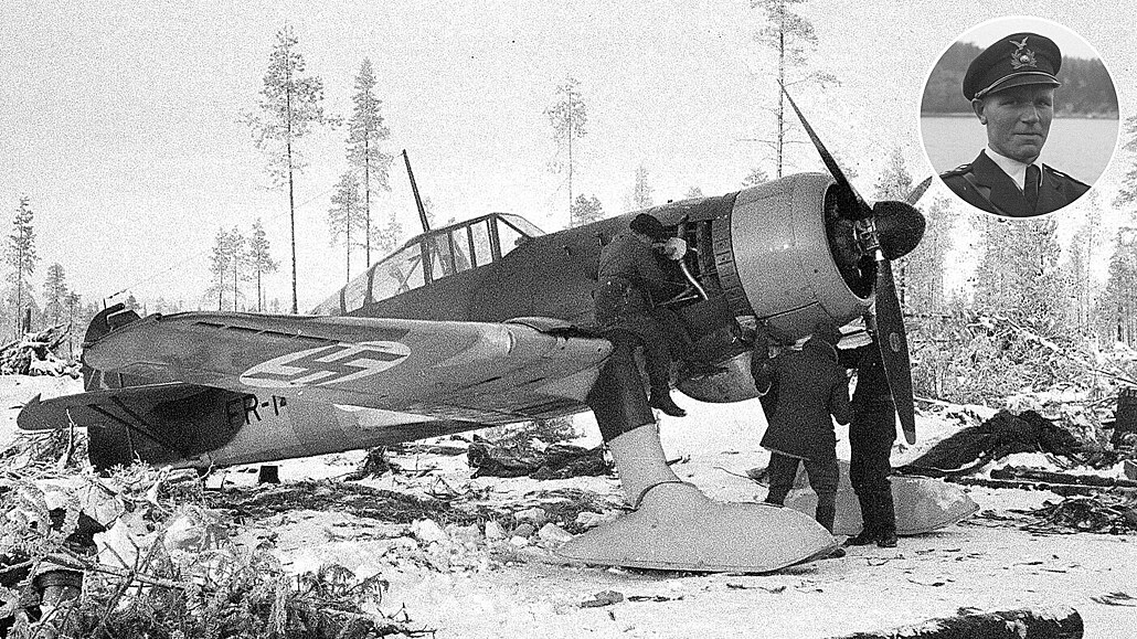Stíhací letoun Fokker D.XXI finského letectva a   Jorma Kalevi Sarvanto.