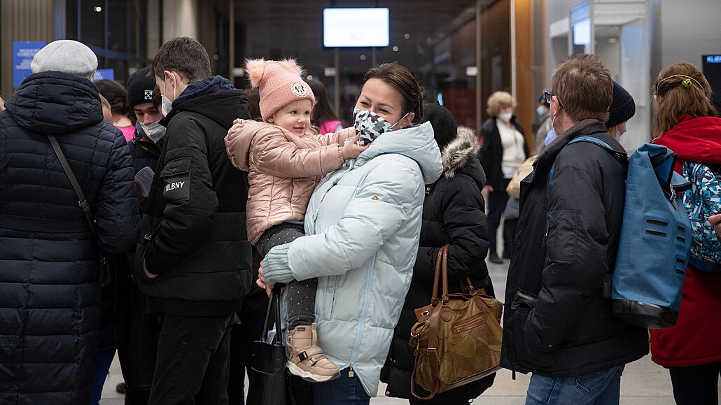 Praské asistenní centrum pro pomoc ukrajinským uprchlíkm odbavilo od zaátku...