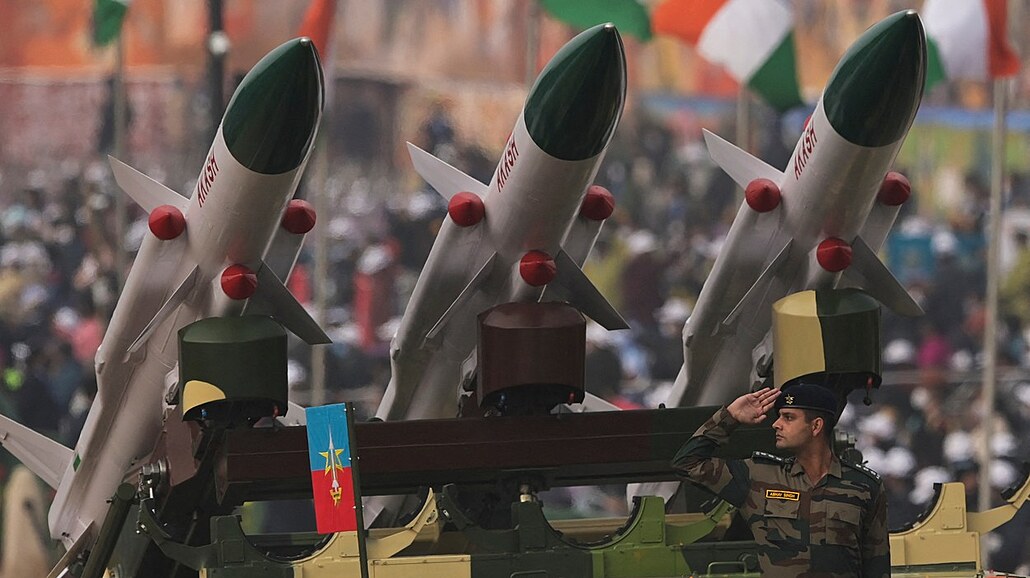 Indické rakety na pehlídce v Novém Dillí (26. ledna 2022)