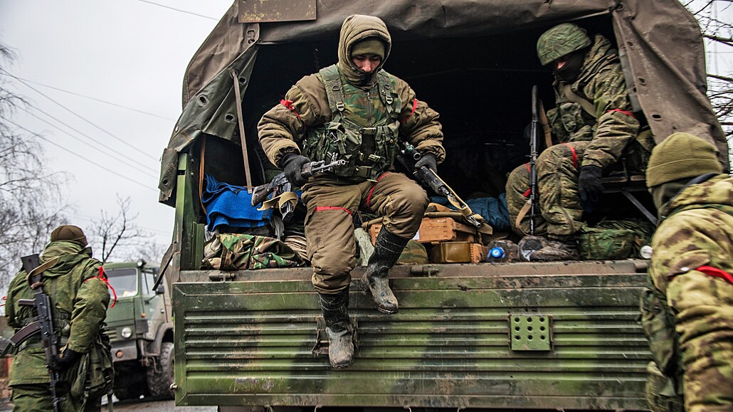 Voják proruských ozbrojených sil Doncké lidové republiky ve vesnici Rybyns'ke,...