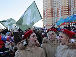 Rusové slaví výroí anexe Krymu. Snímek pochází z Krasnogorsku. (18. bezna...