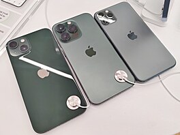 iPhone 13 a iPhone 13 Pro v novém zeleném odstínu