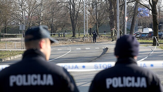 V chorvatsk metropoli Zhebu se ztil zbloudil dron z vlky na Ukrajin. (11. bezna 2022)