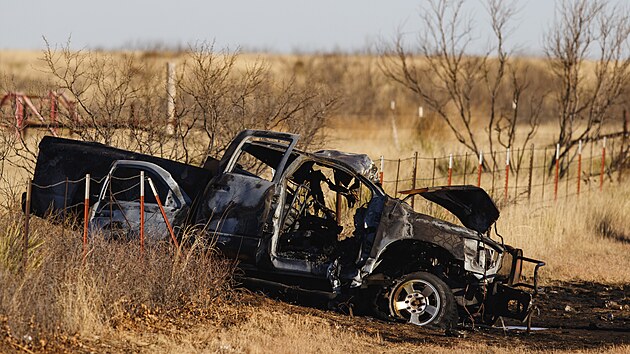 Pi eln srce dvou aut v Texasu zahynulo devt lid. (16. bezna 2022)