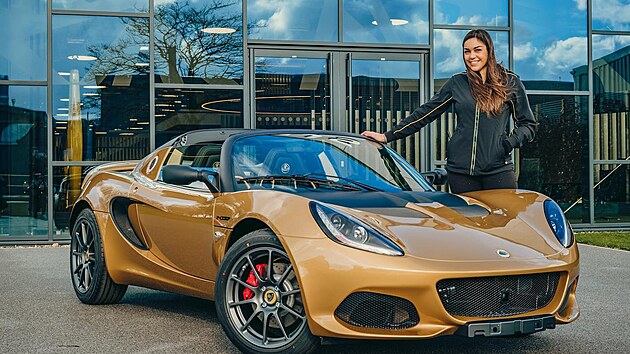 Letos, kdy je Elise Artioli již 27 let, dostala od Lotusu poslední vyrobený zákaznický exemplář Lotusu Elise, kterému propůjčila své jméno.