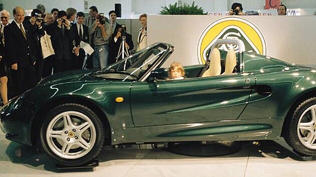 V době představení Lotusu Elise na frankfurtském autosalonu 1995 byly Elise Artioli pouhé dva roky.