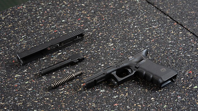 Glock 17 spatil svtlo svta v roce 1980, dva roky nato si ho zaala poizovat rakousk armda. Pot se il rychle dl.