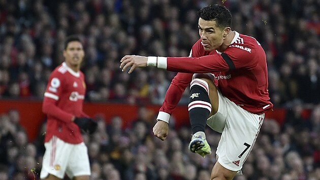 Cristiano Ronaldo z Manchesteru United stl gl proti Tottenhamu.