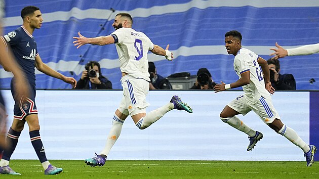 Útočník Realu Madrid Karim Benzema hattrickem otočil dvojzápas v osmifinále Ligy mistrů s PSG.