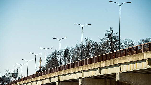 Na frekventovanm prtahu Libercem zaaly vera opravy dvou most