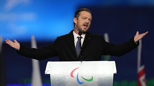 Prezident Mezinrodnho paralympijskho vboru Andrew Parsons zakonuje paralympidu v Pekingu.