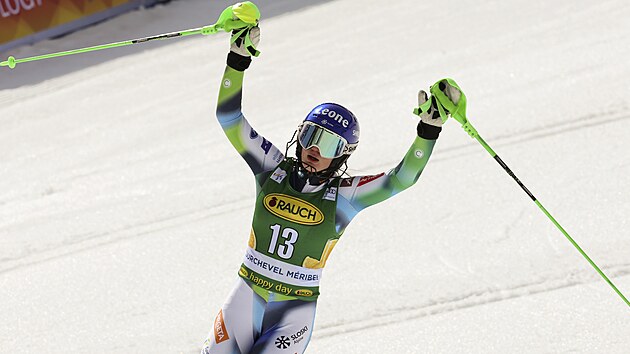 Andreja Slokarov se raduje v cli po druhm kole slalomu v Mribelu.