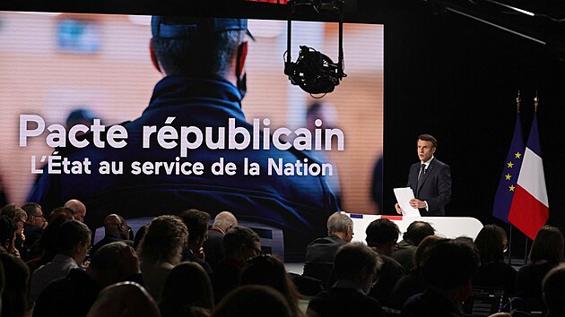 Francouzsk prezident Emmanuel Macron oficiln pedstavil hlavn body programu, kter chce prosazovat v ppad znovuzvolen. (17. bezna 2022)