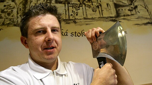 Martin Kom�rek byl hostem seri�l Na le��ku v Masn�ch kr�mech, kam si p�inesl jednu ze sv�ch seker.