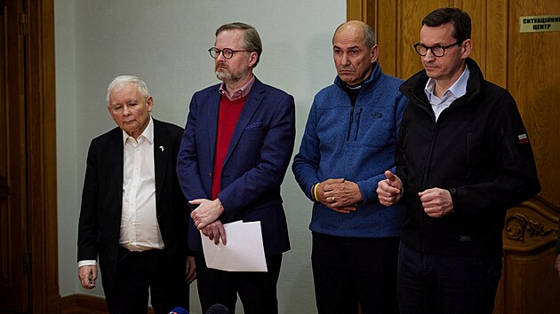 Setkn s Volodymyrem Zelenskm. Na snmku zleva: Jaroslaw Kaczynski, Petr Fiala, Janez Jana a Mateusz Morawiecki (15. bezna 2022)