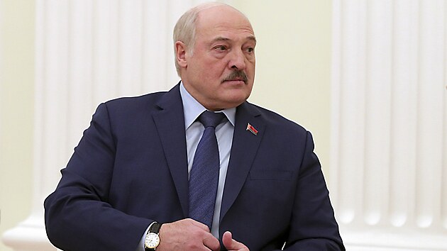 Blorusk prezident Alexandr Lukaenko se v Moskv seel se svm ruskm protjkem Vladimirem Putinem. (11. bezna 2022)