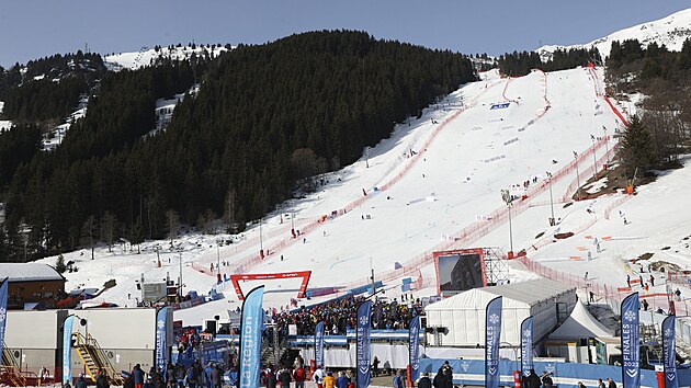 Clov prostor v Courchevelu pi finle Svtovho pohru v obm slalomu.