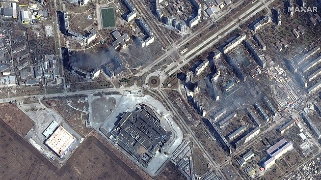 Satelity spolenosti Maxar Technologies zachytily bombardovanou zpadn st msta Mariupolu. (14. bezna 2022)