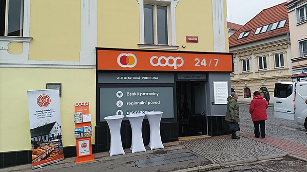 Prvn automatick obchod otevel etzec COOP ve Strakonicch (16. bezna 2022)