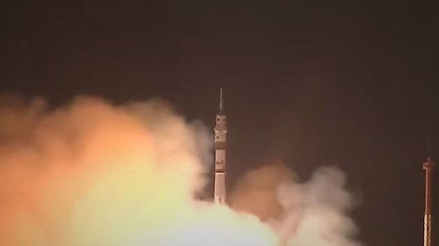 Start rakety Sojuz 2.1a s lod Sojuz MS-21 v ptek 18. 3. 2022.