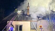 Na Vsetínsku hořel rodinný dům, zasahovaly čtyři jednotky hasičů. (13. března...