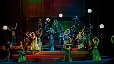 Scéna z Bizetovy Carmen v Národním divadle