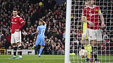 Renan Lodi (Atlético) slaví gól na hiti Manchesteru United v osmifinále Ligy...