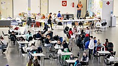 Nouzové ubytování mají ukrajin�tí uprchlíci zaji�t�né p�ímo na brn�nském výstavi�ti v krajském asisten�ním centru.