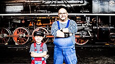 Golda je �lov�k mnoha profesí. Své zku�enosti rád p�edává i dal�ím generacím....