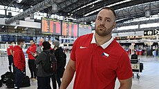Tomá� Stan�k p�ed odletem na halové mistrovství sv�ta v B�lehrad�.